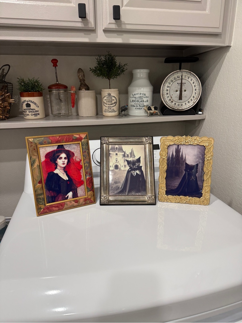 Vintage Picture Frames with Halloween Art - Picture 9 of 15